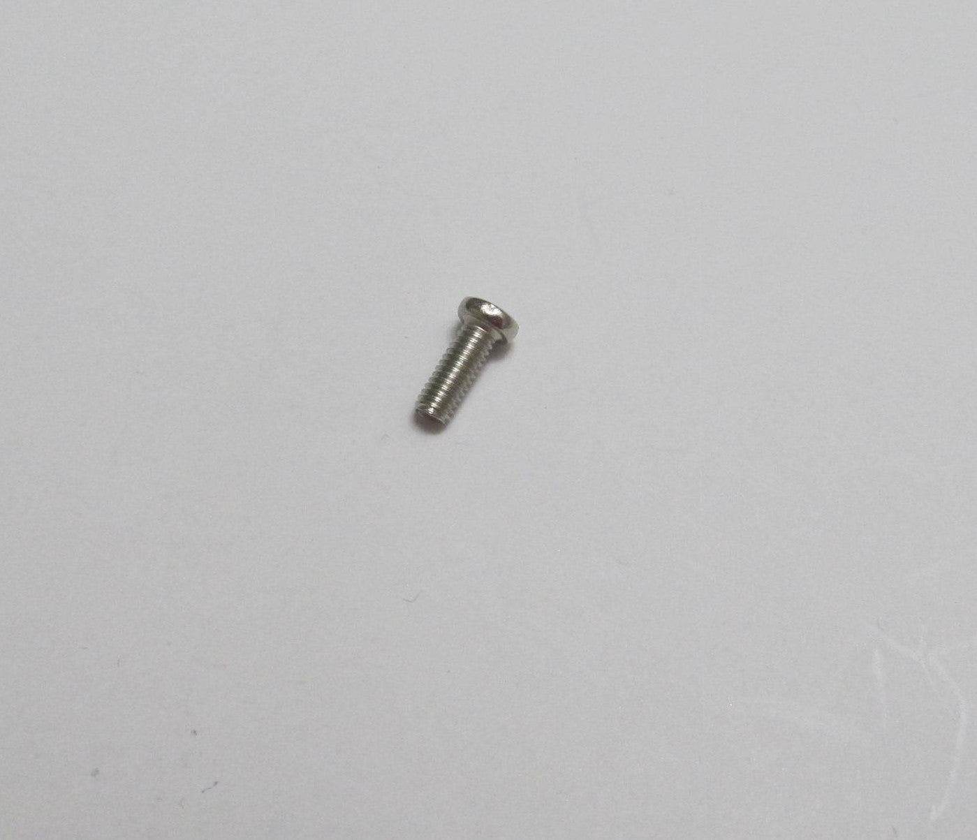 Screw M3x8